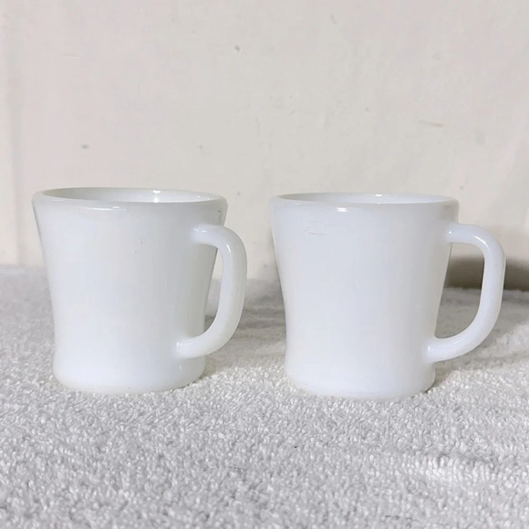Vintage Federal Heat Proof Milk Glass Mugs x2 - Picture 1 of 10